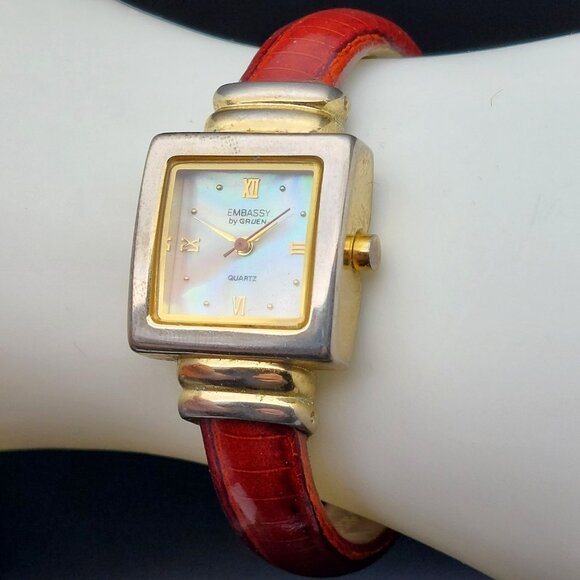 Embassy By Gruen Vintage Womens Quartz Watch Red Leather Gold-Tone Case Mother O - Picture 1 of 7